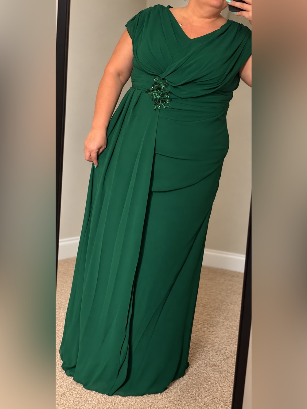 Elegant Emerald Green Draped Women’s Mother of the bride dress NEVER WORN !